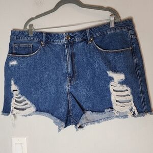 Good American distressed denim shorts. Plus Size 18.